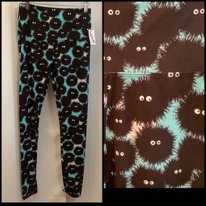 Leggings Women’s Size 2-10 Yoga Waistband Scary Eyes Pattern